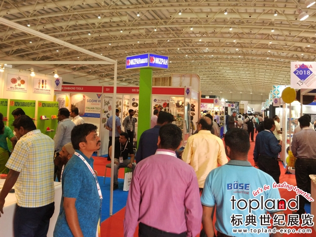 兩年一屆的印度班加羅爾國際石材及石英石機械設(shè)備展覽會INDIA STONA是印度享受盛名的石材展覽會，全球知名石材專業(yè)展會中排名第四！它將于2023年即2月2-5日在班加羅爾國際展覽中心BIEC舉辦。